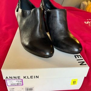 Anne Klein Black Leather Sophie Ankle Boot- 11